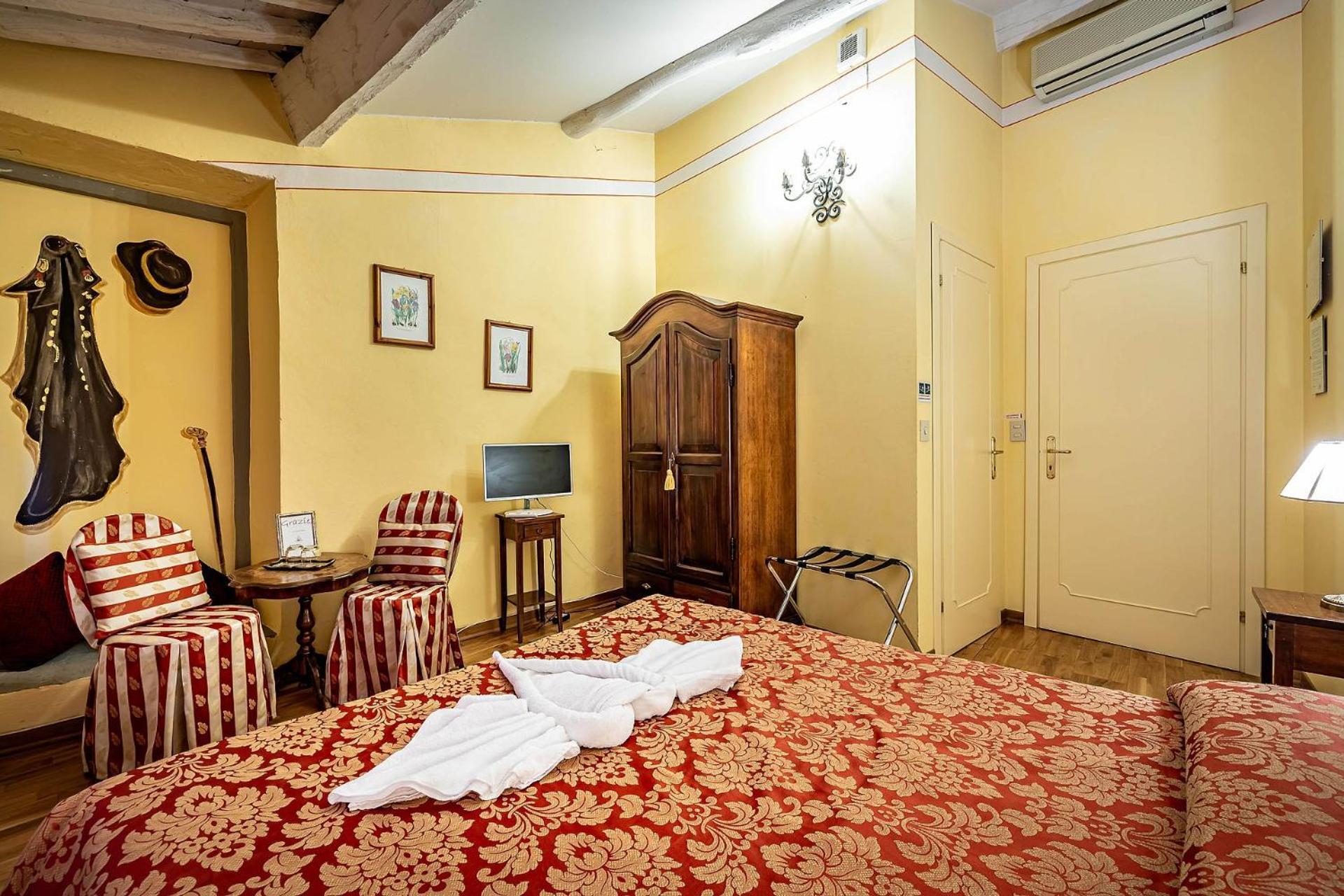 Antica Dimora Patrizia Hotel Montecarlo Exterior photo